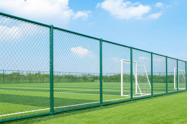 球场围网多少钱一平米？理清价格逻辑，翻新预算不超支(图1)
