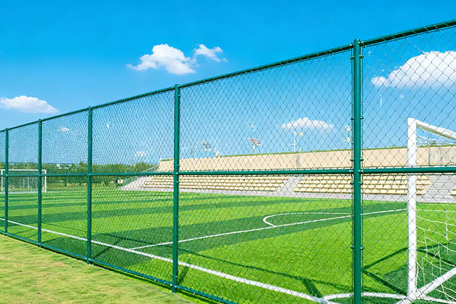 2025 年球场围网多少钱一平米？摸清价格规律，避开选购盲区(图1)
