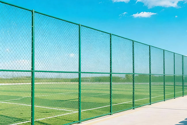 球场围网 1 米价差 125 元？5 大维度拆解 + 3 招省钱，预算不踩坑(图1)