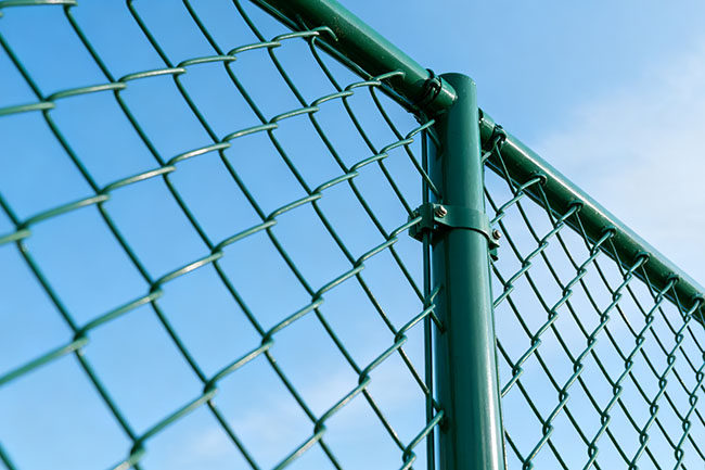 惊！球场围网用 3 年就锈烂？我踩过坑才懂：选对材质撑 10 年，价格表直接给你(图2)