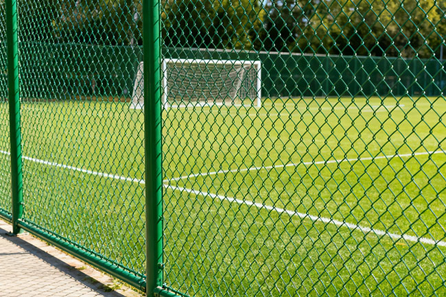 球场围网采购：分点搞懂价差，选对不花冤枉钱(图1)