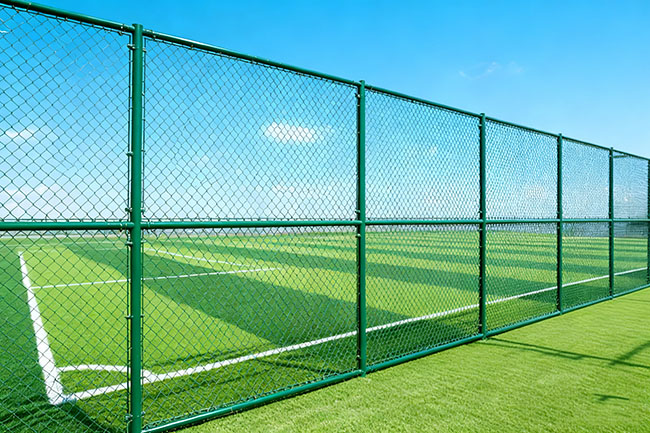球场围网采购：别被 “多少钱一平米” 的低价套路了(图1)