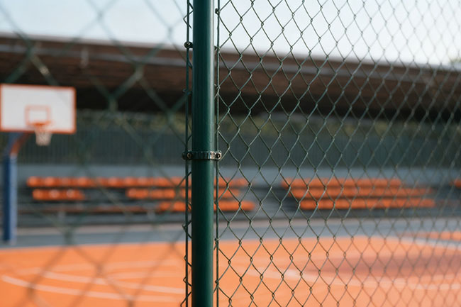 足球场围网多少钱一平米？这篇攻略帮你算清账，不花冤枉钱！(图2)