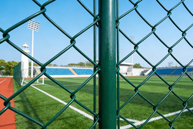 球场围网怎么选不踩坑？优质厂家 + 参数技巧，避开陷阱一次选对(图2)